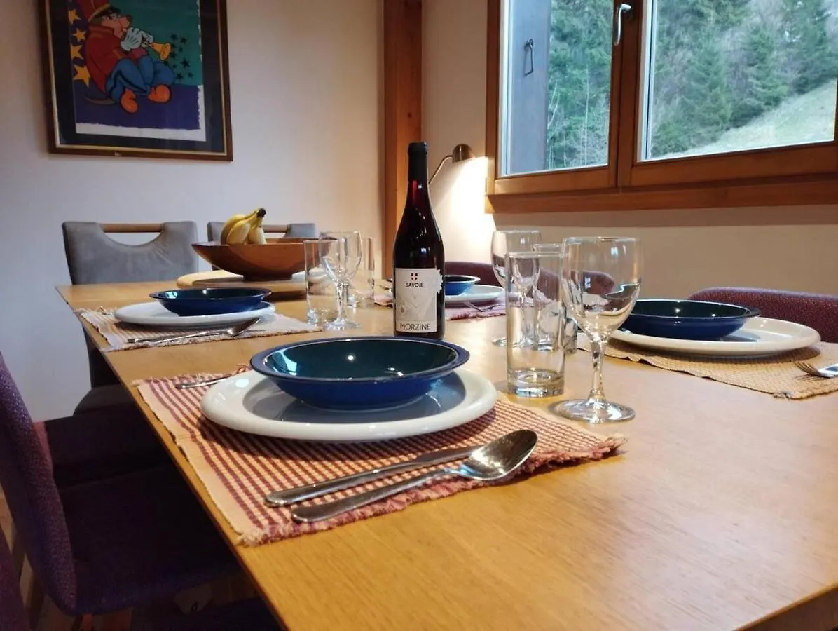 8 Person Chalet With Hot Tub In Portes Du Soleil Montriond