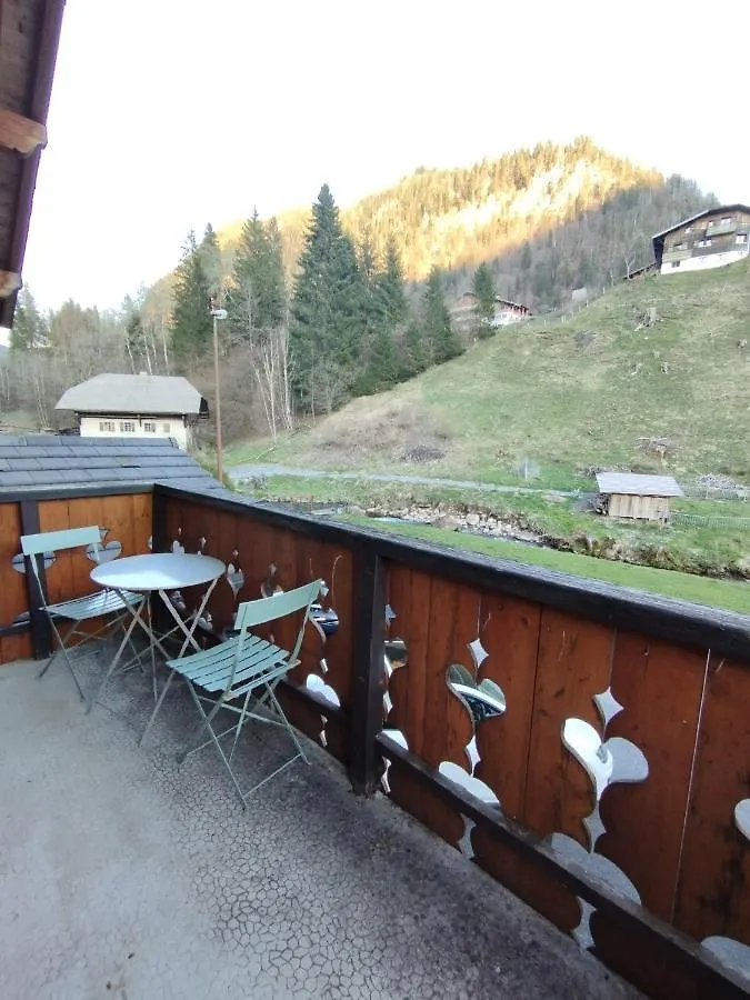 8 Person Chalet With Hot Tub In Portes Du Soleil Montriond 0*,