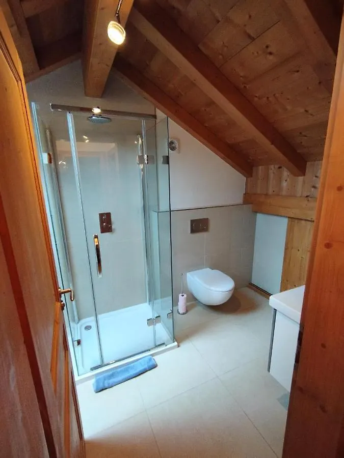 8 Person Chalet With Hot Tub In Portes Du Soleil Montriond