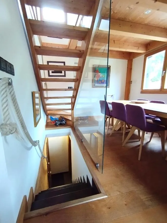 8 Person Chalet With Hot Tub In Portes Du Soleil Montriond