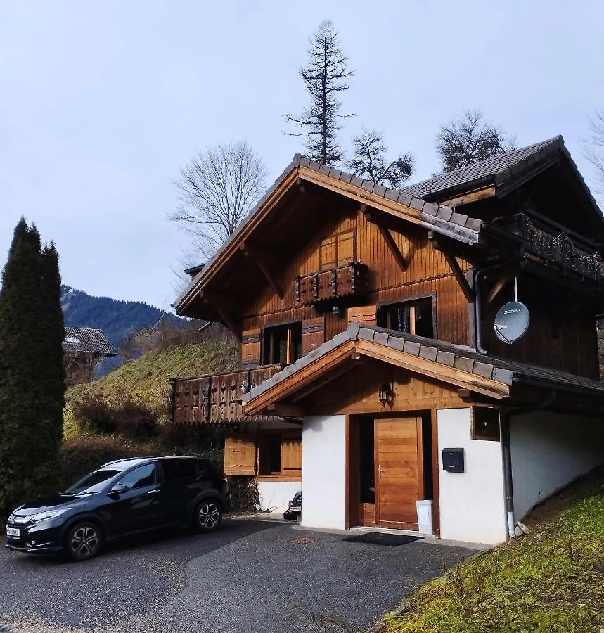 8 Person Chalet With Hot Tub In Portes Du Soleil Montriond France